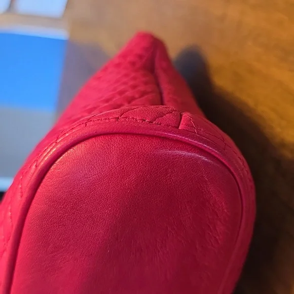 Bally Hot Pink Quilted Leather Shoulder Bag with Gold Chain - Picture 8 of 16